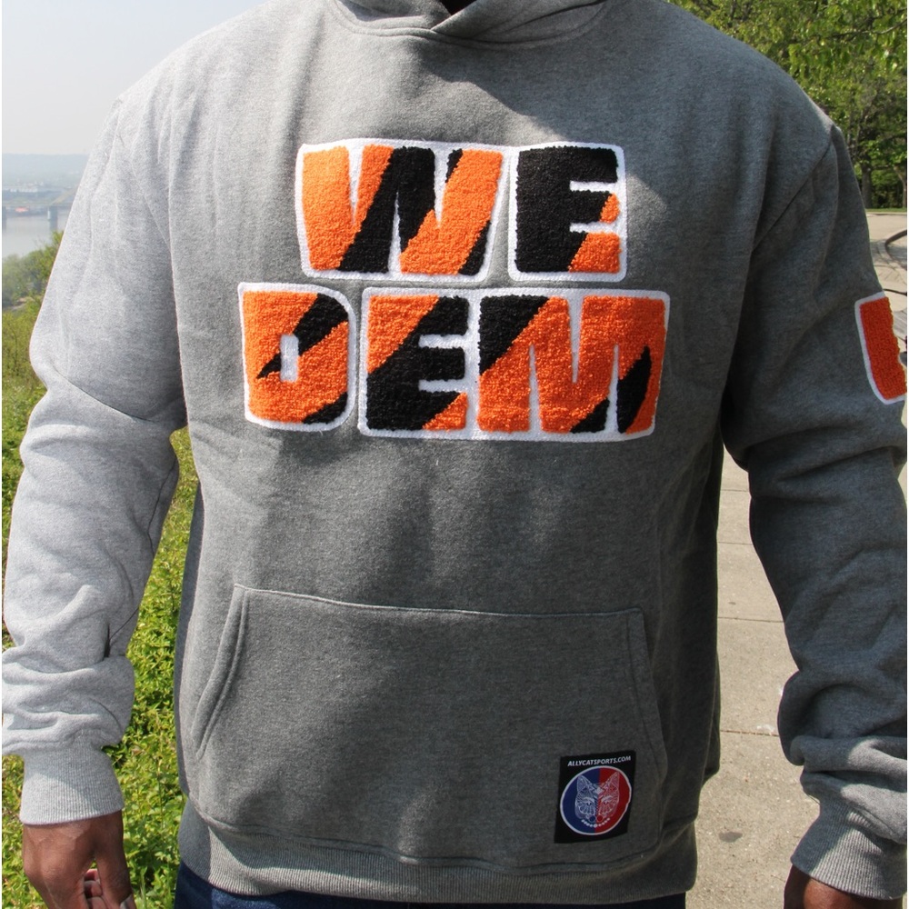 ONLY 8 LEFT for sale in all the CITY 🔥🔥🔥🔥CINCINNATI FOOTBALL  “WE DEM” HOODIE. - Picture 4 of 11